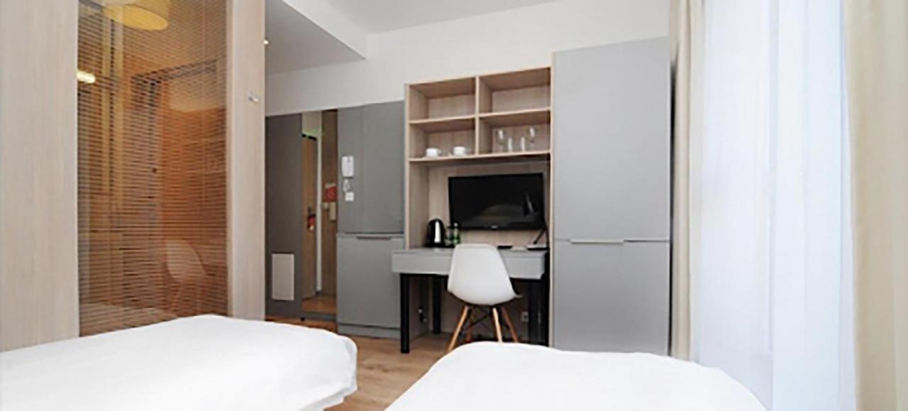 404 Rooms Wolska Apartament Warsaw Exterior photo